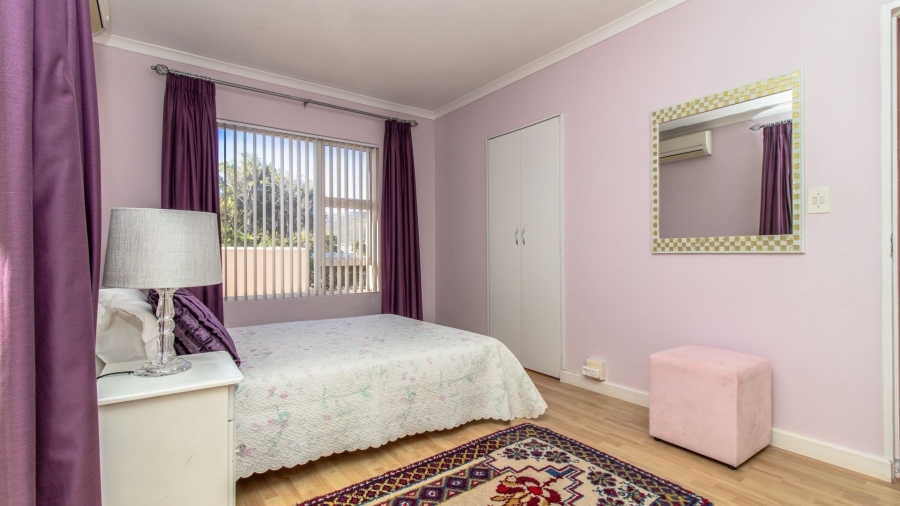 5 Bedroom Property for Sale in Sandbaai Western Cape